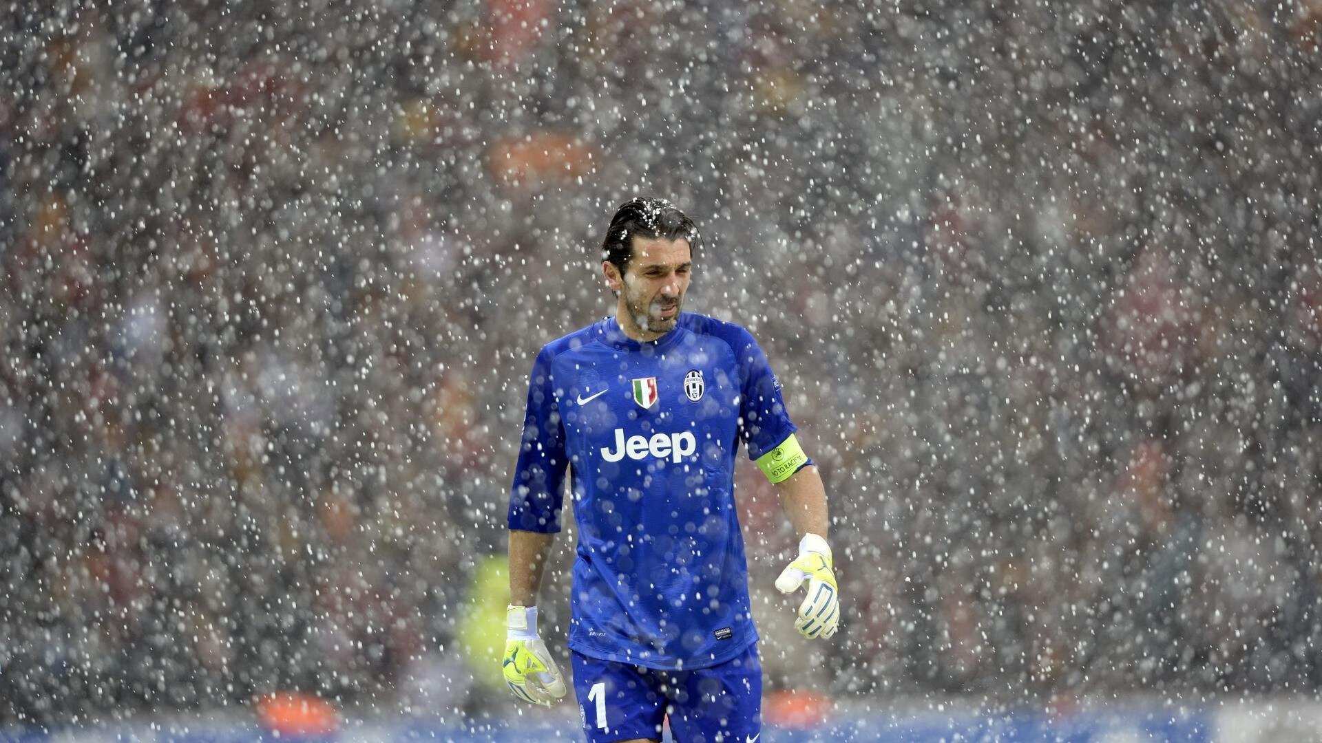 恩波利边后卫频繁插上助攻制造机会,恩波利足球俱乐部