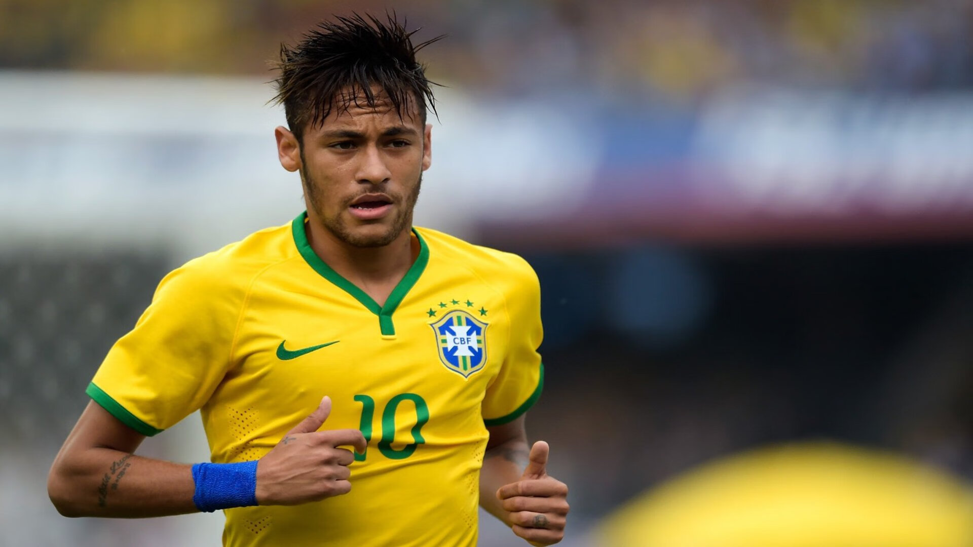 欧洲杯最精彩的头球瞬间：空中较量的艺术，欧洲杯投影